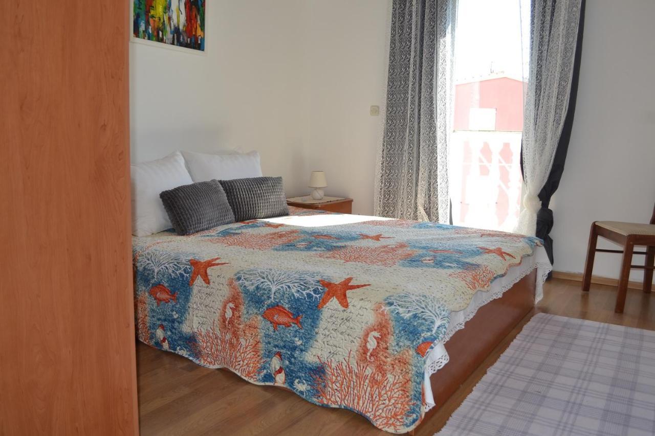 Apartments Lucija 스리마 외부 사진
