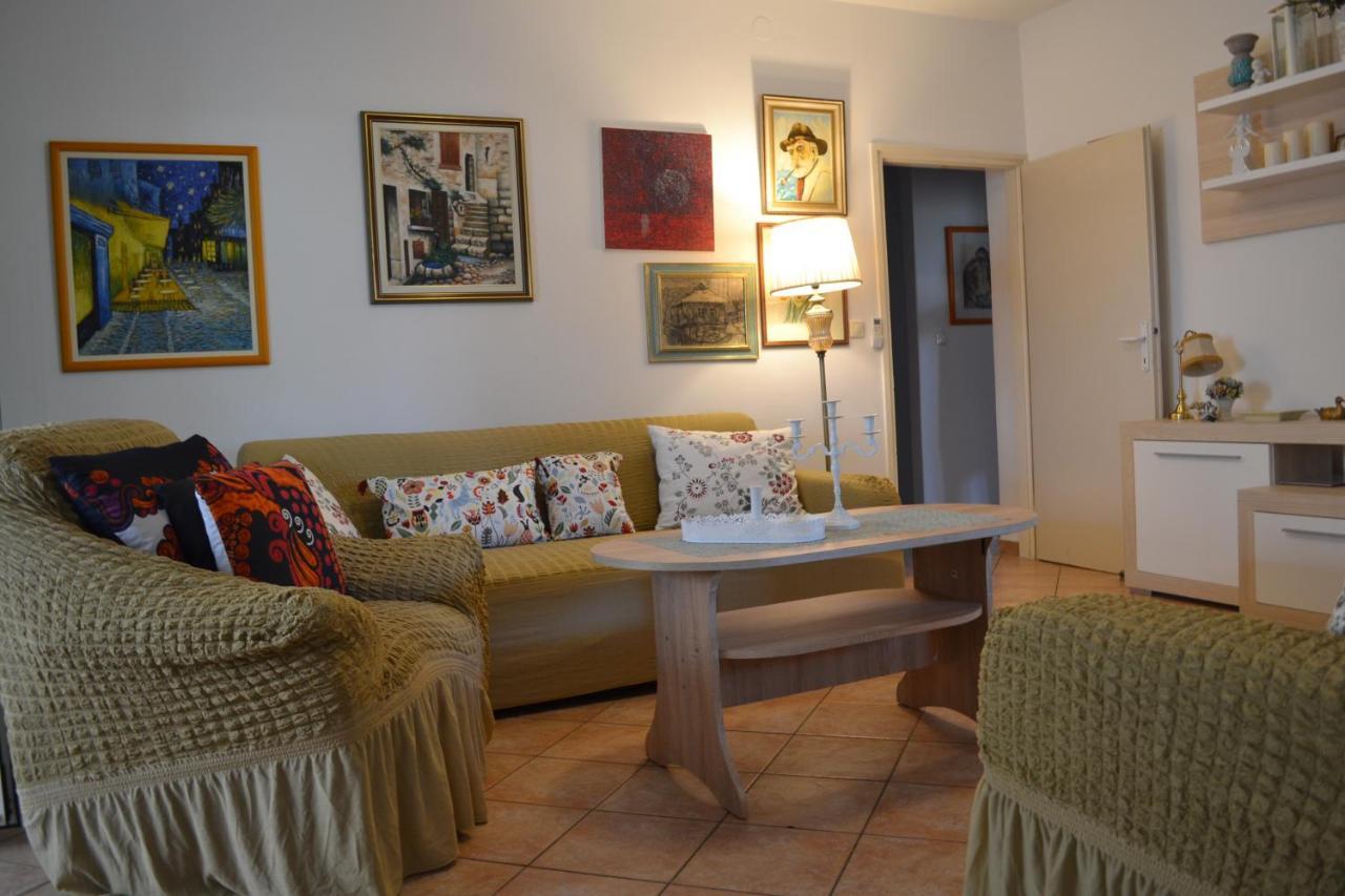 Apartments Lucija 스리마 외부 사진